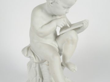 Sculpture en biscuit d'après PIGALLE "Amour écrivant". H. : 36 cm