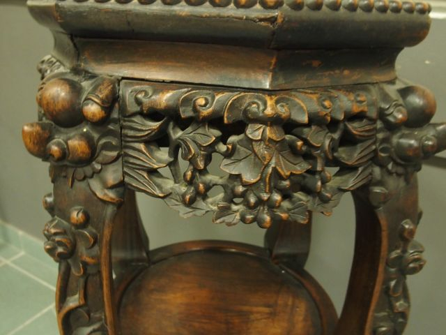 Paire de sellettes Extrême-Orient fin XIXème en bois de fer mouluré et