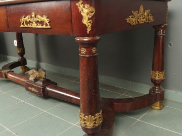 Mobilier de bureau de style Empire comprenant : un bureau plat et une 