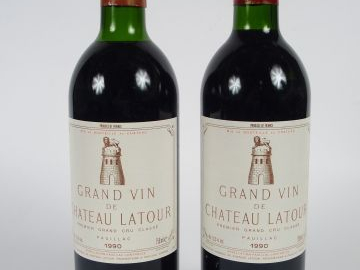 2 BOUTEILLES - CHÂTEAU LATOUR 1ER GCC PAUILLAC - 1990 -1 LB