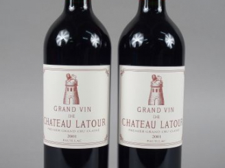 Vente aux enchères 2 BOUTEILLES - CHÂTEAU LATOUR 1ER GCC PAUILLAC - 2001