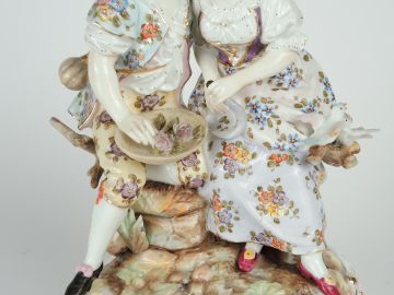 Groupe fin XIXème en porcelaine polychrome de Saxe ‘couple de personna