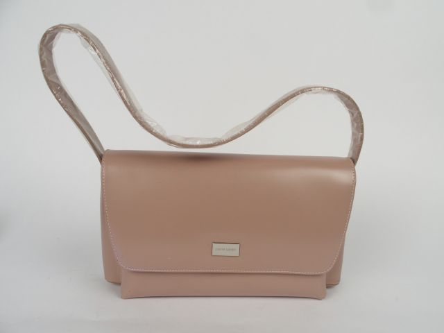 Pierre CARDIN. Sac à rabas en cuir vieux rose.