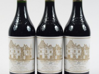 Vente aux enchères 3 BOUTEILLES CHÂTEAU HAUT BRION 1ER GCC GRAVES - 1997