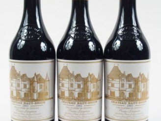Vente aux enchères 3 BOUTEILLES CHÂTEAU HAUT BRION 1ER GCC GRAVES - 2002