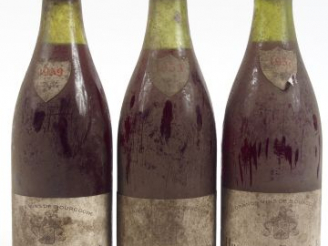 Vente aux enchères 3 BOUTEILLES HUGUENIN PÈRE   FILS : 1 CHAMBOLLE MUSIGNY 1959 4 CM/BS -