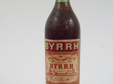 1 TRES VIEILLE BOUTEILLE BYRRH (VIOLET FRERES) ANNEES 20/30
