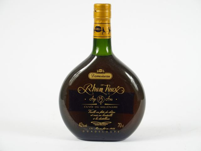 1 BOUTEILLE DAMOISEAU CUVEE DU MILLENAIRE 42° MISE: 1986 10 ANS