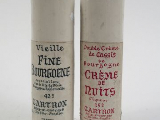 Vente aux enchères 2 BOUTEILLES : 1 VIEILLE FINE BOURGOGNE 43° CHARTRON - 1 DOUBLE CREME 
