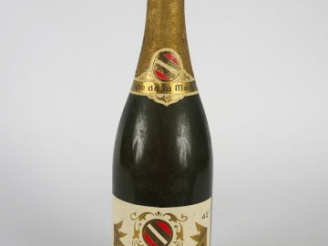 Vente aux enchères 1 BOUTEILLE FINE DE LA MARNE CHARBAUT   FILS 