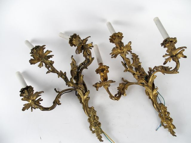 Paire d'appliques triples de style Rocaille