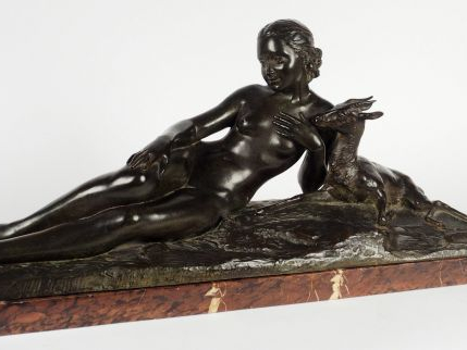 René PAPA. 'Jeune femme à la biche'. Sculpture en bronze à patine vert