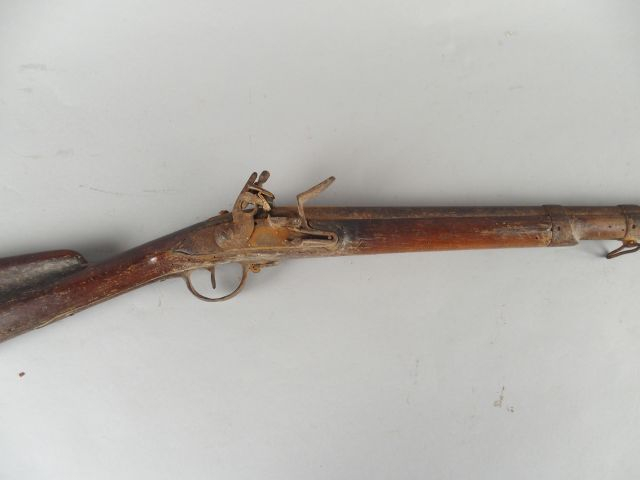 154- Fusil mono coup de chasse à silex dans le gout d’un fusil régleme