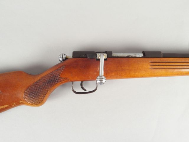 187- Carabine à verrou mono-coup de type populaire calibre 20/65. Méca