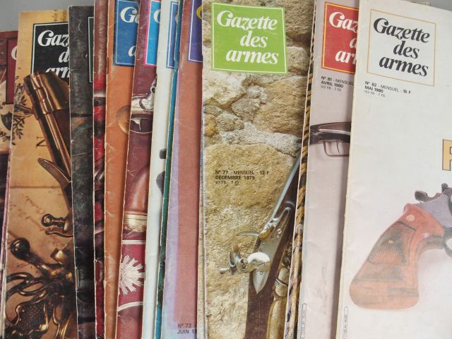 209- Lot important de collection de magasines « LA GAZETTE DES ARMES »