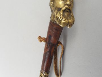 246- Canne épée à pommeau casse crane en forme de tête de vieillard ba