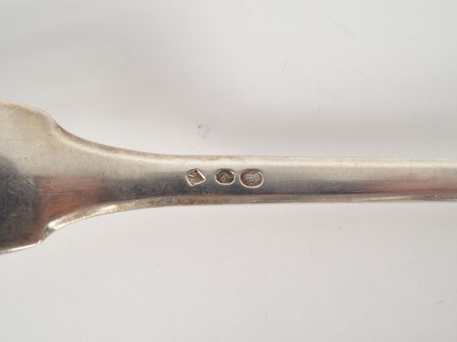 Fourchette de service en argent, poinçon au premier coq. MO : JH ?. Sp