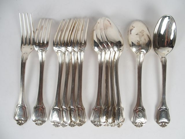 Suite de six couverts  de style rocaille en argent, poinçon Minerve, m