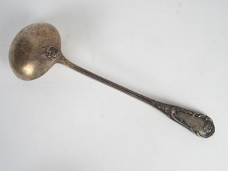 Vente aux enchères Louche de style rocaille en argent, poinçon Minerve. Poids : 247 g