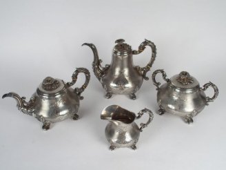 Vente aux enchères Service à thé et à café de style Louis XVI en argent, poinçon Minerve,
