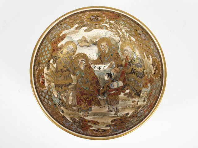 Bol en grès de satsuma à décor de Rakan dans un paysage, le revers orn