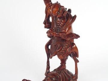 Sujet en bois sculpté  représentant l’Immortel Lidieguai, ou Li le Boi