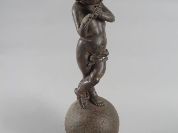 Sujet moderne en résine 'L'amour musicien'. H. : 51 cm