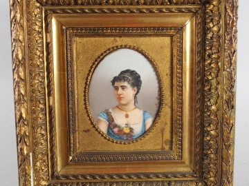 A. BARON 'Portrait d'élégante', en médaillon sur porcelaine, dans son 