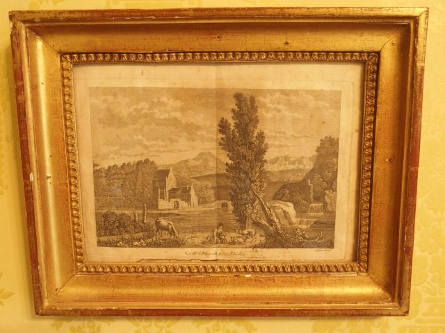 Gravure en couleur, début XIX ème 'L'escalade', dans son cadre à décor