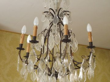 Lustre à pampilles en cristal, éclairant à 8 lumières