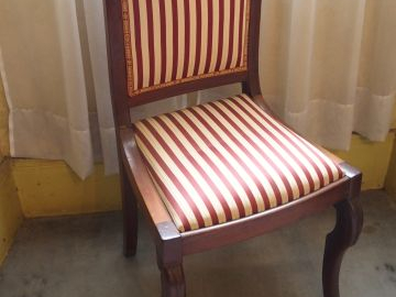 Paire de chaises Restauration en acajou et placage d'acajou, pieds ava