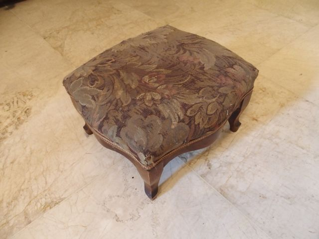 Tabouret de pied de style Louis XV
