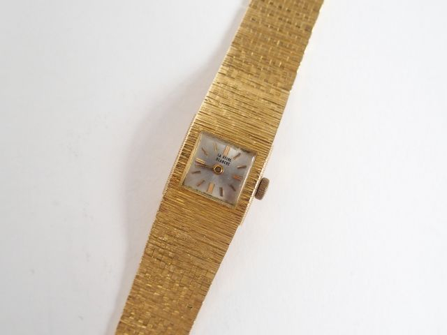LA REINE BLANCHE. Montre de femme, boitier et bracelet maille italienn