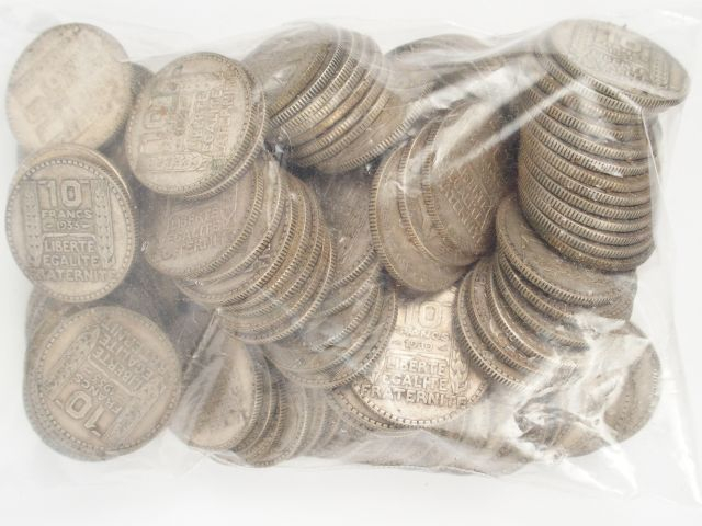 112 pièces de 10 Francs argent, République Française. 1,2kg environ