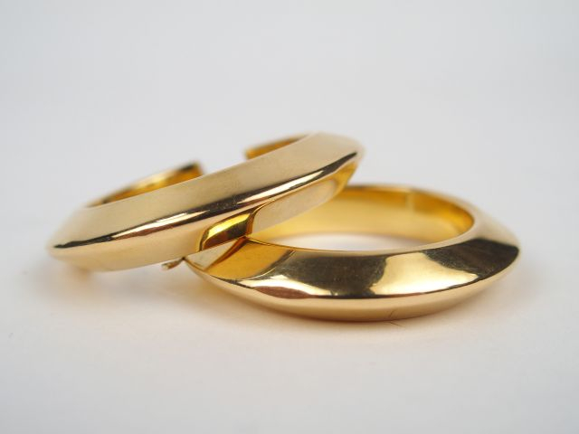 Paire de créoles en or jaune. Poids: 16gr