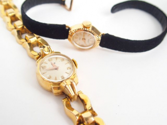 Vente aux enchères LIP. Montre de dame boitier et bracelet en or jaune. 29,9gr tel On y j