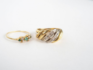 Vente aux enchères Bague 2 tons d'or, rehaussée de roses (TDD 48, Poids tel: 4,5gr ). On 