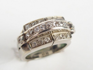Vente aux enchères Bague monture or blanc 14K, pavage de diamants taille ancienne. TDD 52