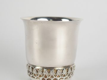 Timbale en argent étranger (Mexique). Poids : 108 g