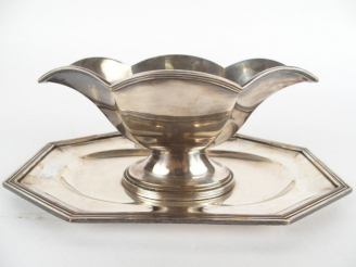 Vente aux enchères Saucière de style Art Déco en métal argenté (restauration)