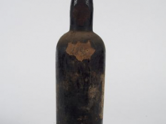 Vente aux enchères 1 BOUTEILLE PORTO GARRAFEIRA - 1896 (Présumée) - MI GOULOT/SE/BS