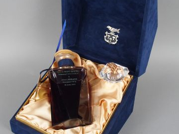 1 BOUTEILLE COGNAC MARTELL CORDON BLEU CARAFE BACCARAT DEDICACEE 1989 