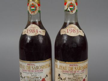 2 BOUTEILLES - TOKAJI CHÂTEAU DE SAROSPATAK 5 PUTTONYOS - 1983