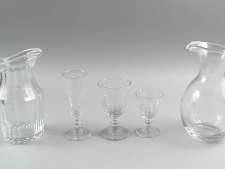 Service de verres en cristal dépareillés