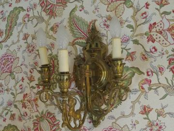 Applique murale Napoléon III en bronze, éclairant à trois lumières