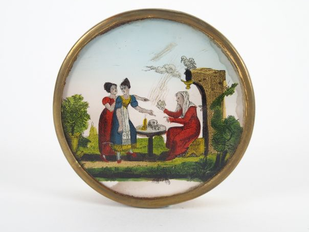 Boite Restauration en carton maché, couvercle orné d'une gravure polyc