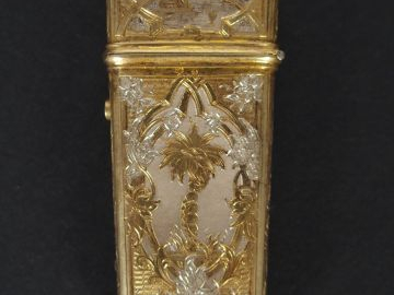 Etui en vermeil deux tons à décor gravé de caducet, de paysage lacustr