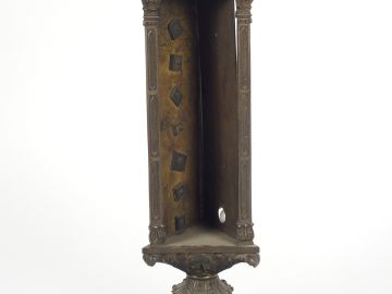 Thermomètre Restauration en bronze, pieds griffe (incomplet).