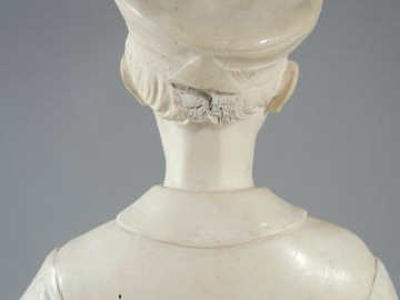 CAMBOS 'Portrait d’Henri de Carayon-Latour en écossais'. Sculpture en 