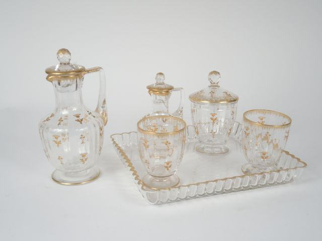 Verre à eau Napoléon III en cristal et émail doré à décor de fleurette